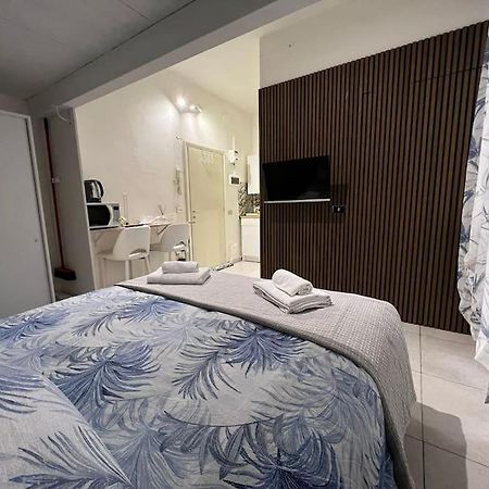 Tiny & Cosy Studio Flat In Como Bagian luar foto
