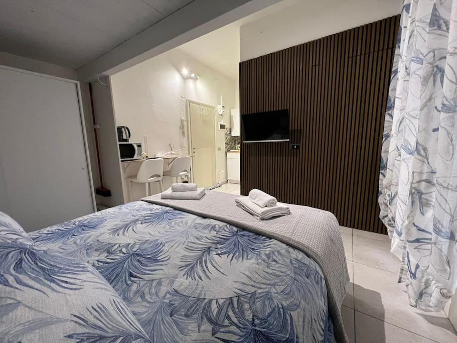 Tiny & Cosy Studio Flat In Como Bagian luar foto