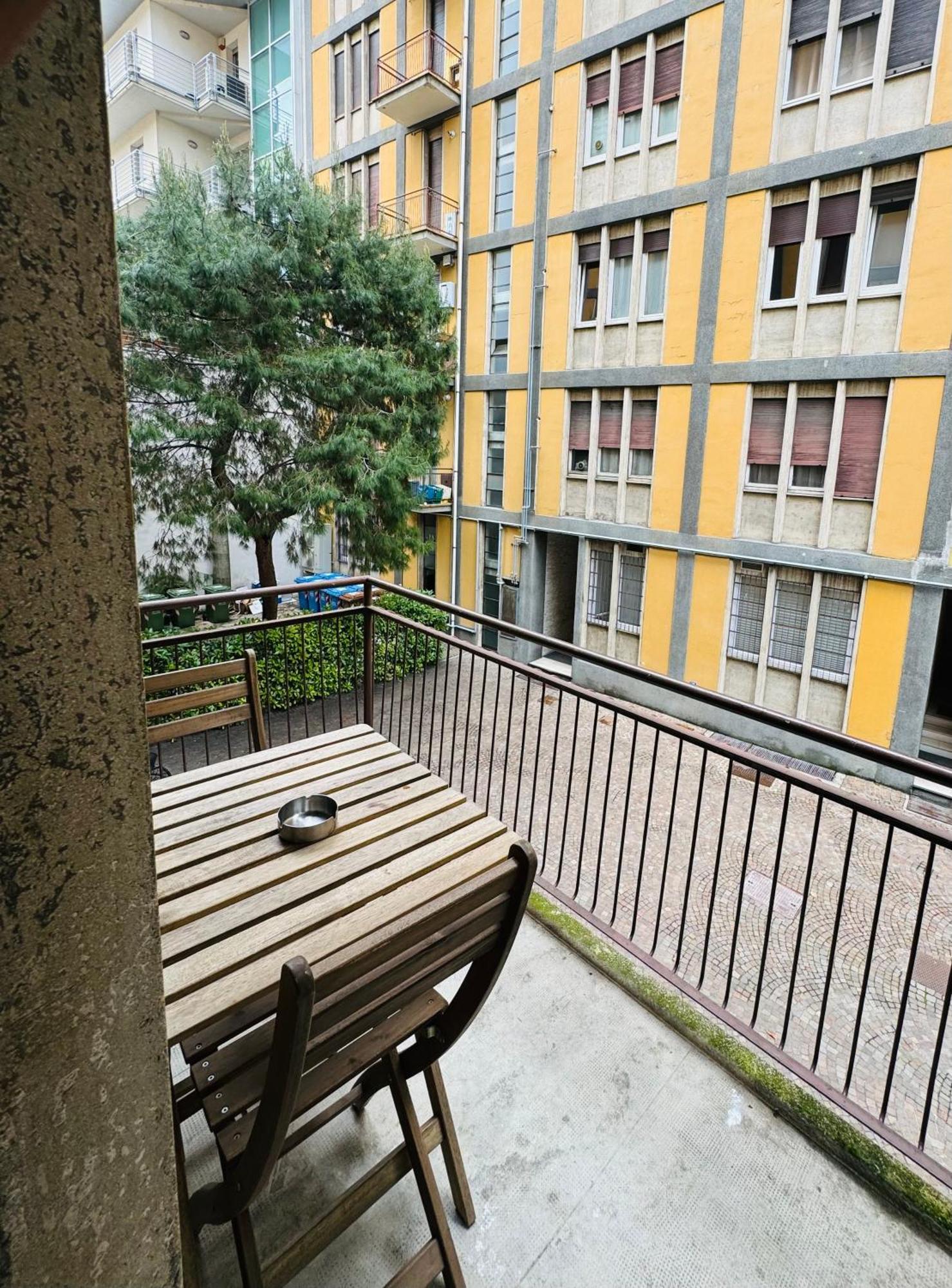 Tiny & Cosy Studio Flat In Como Bagian luar foto