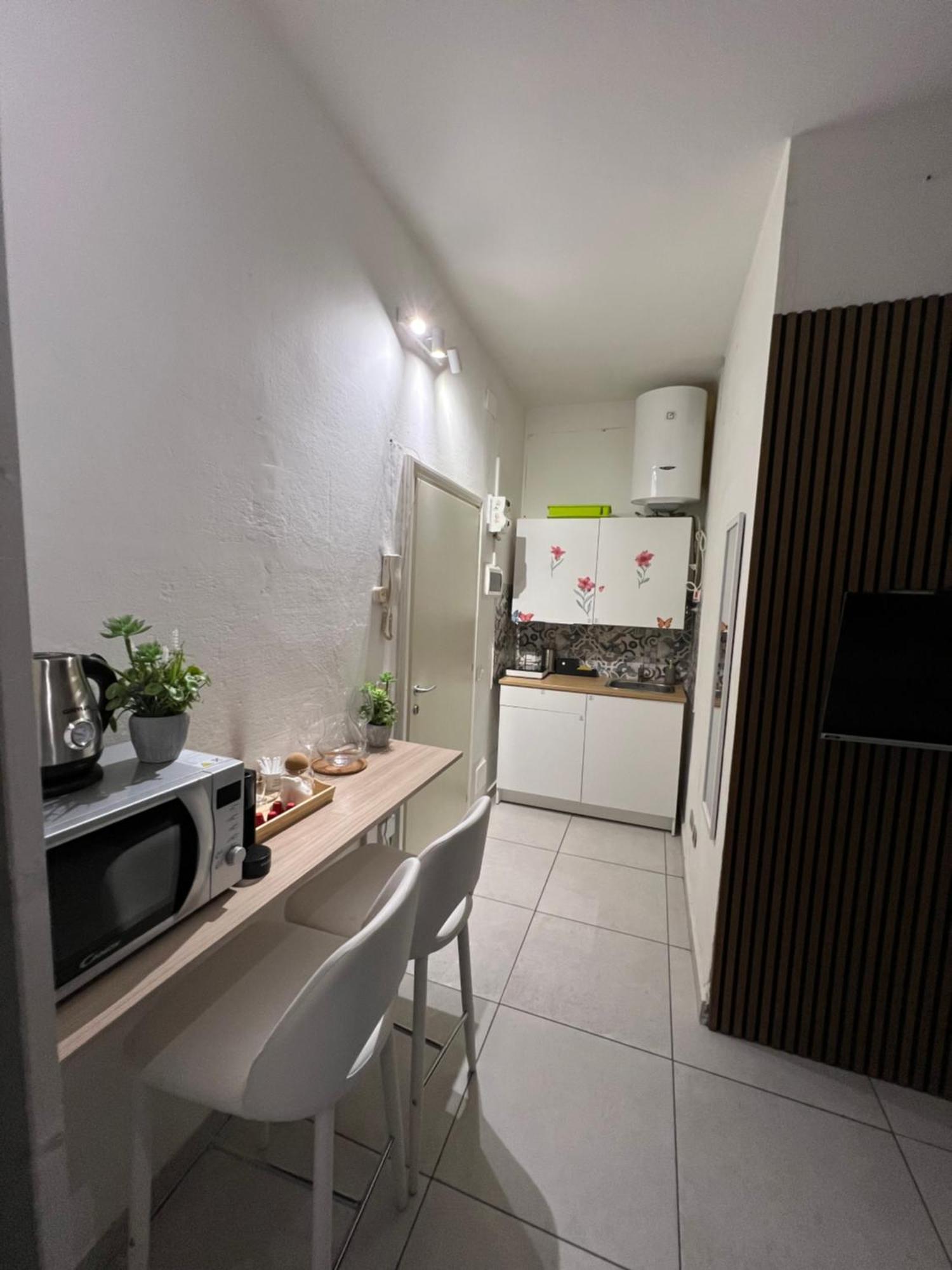 Tiny & Cosy Studio Flat In Como Bagian luar foto
